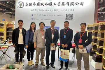 香港東華三院殯儀館采購團(tuán)飛抵南昌參觀華夏殯葬展